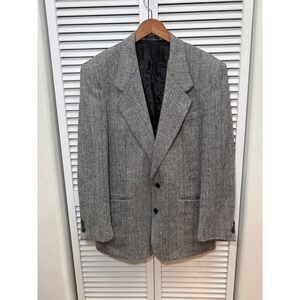 GGG Vintage 100% Silk Herringbone Blazer Two Button Sport Coat. Dry clean needed